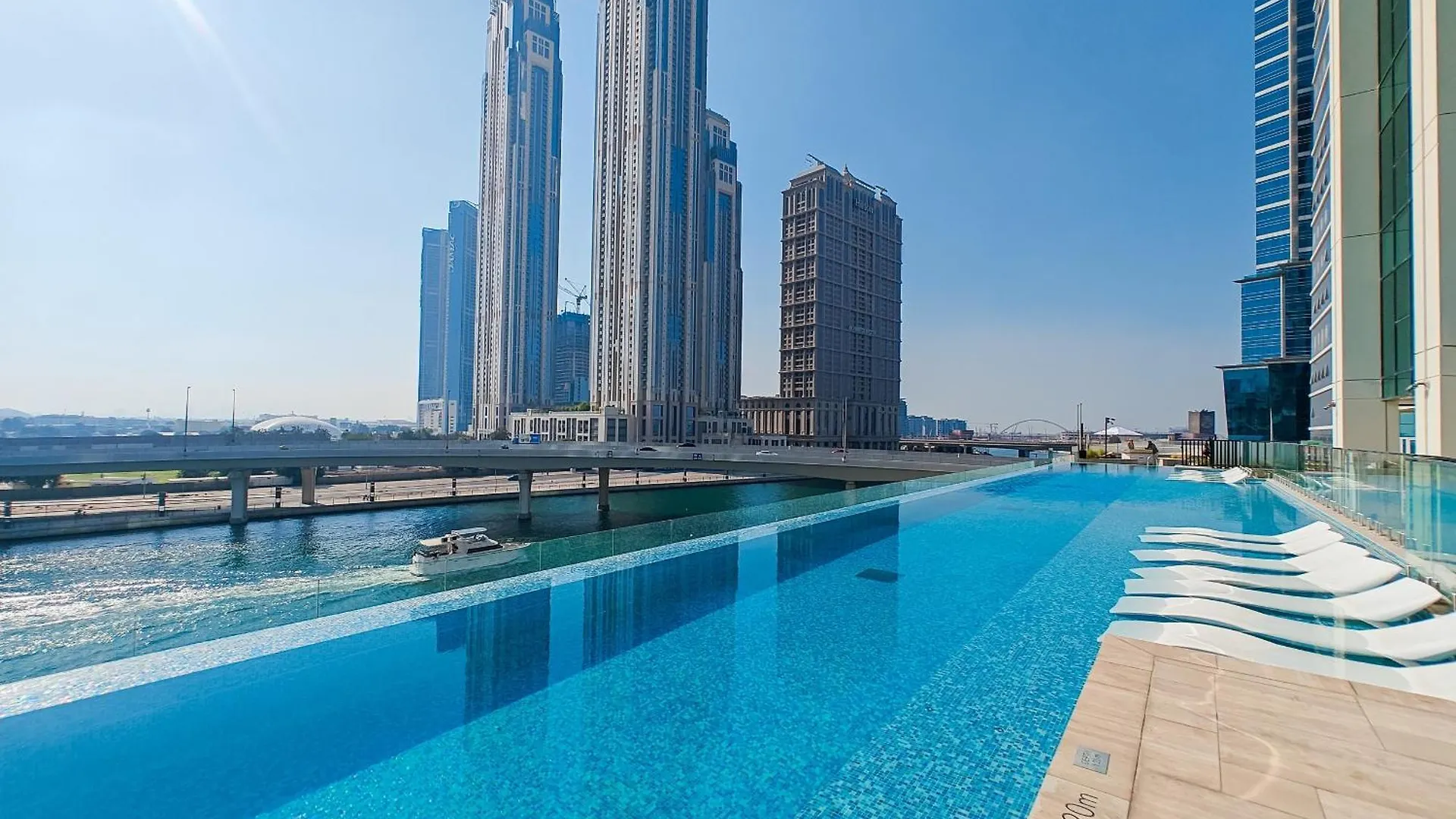 Fam Living - Urban Oasis 2Bedroom, Business Bay Dubaj 0*,  Spojené arabské emiráty
