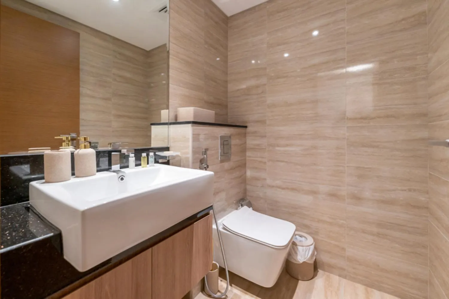 Fam Living - Urban Oasis 2Bedroom, Business Bay Dubaj