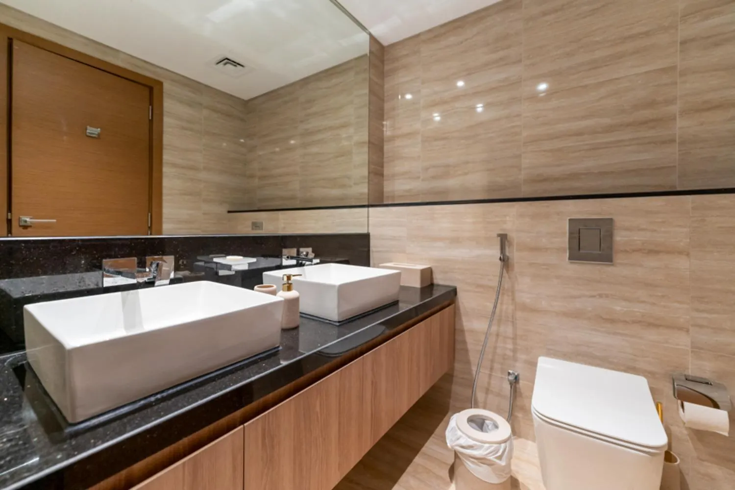 Fam Living - Urban Oasis 2Bedroom, Business Bay Dubaj Spojené arabské emiráty